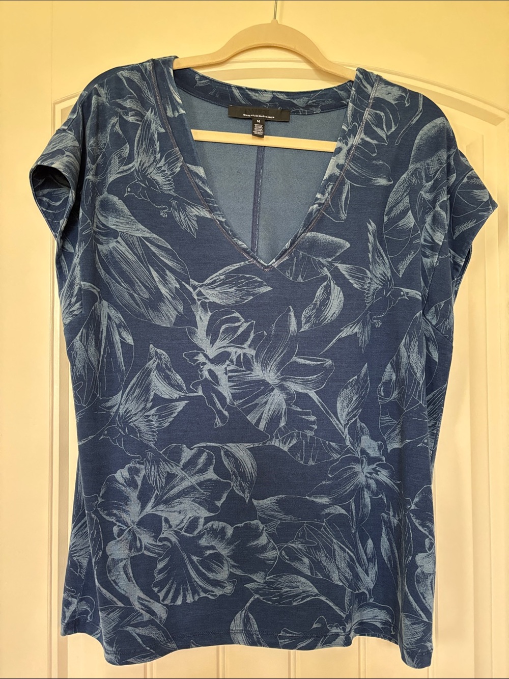 White House Black Market Blue Floral V-Neck Short Sleeve Top Sz